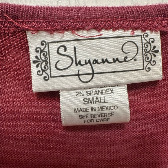 Shyanne Small Women’s Long Sleeve Knit Top Maroon White Embellished Boho - Picture 6 of 8